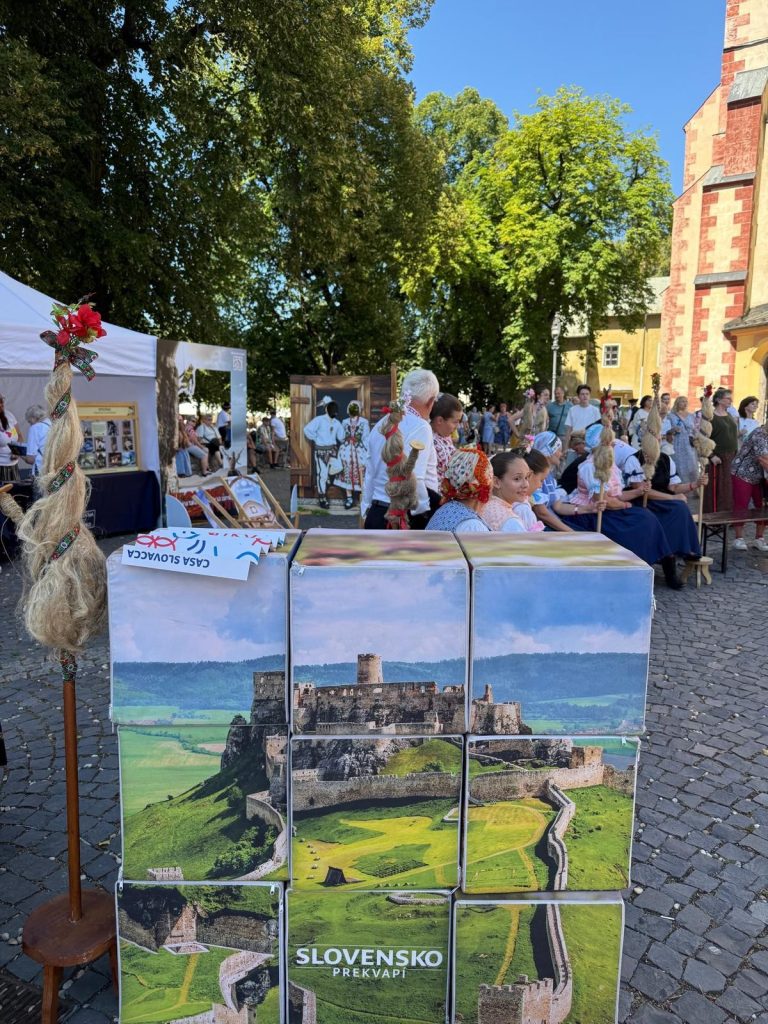 SLOVAKIA TRAVEL na Slovenskom dni kroja